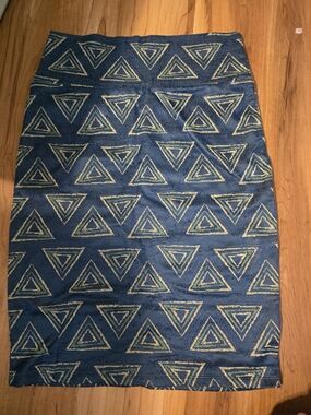 LuLaRoe Blue Geometric Triangle Pencil Skirt